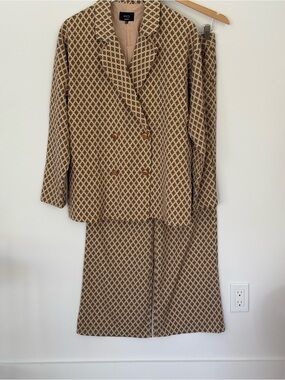 Vici Tan Diamond-Print Double-Breasted Blazer with Matching pants